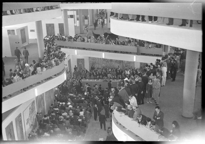 Os surpreendentes arquivos da Bienal de So Paulo, de Caryb a Sendin